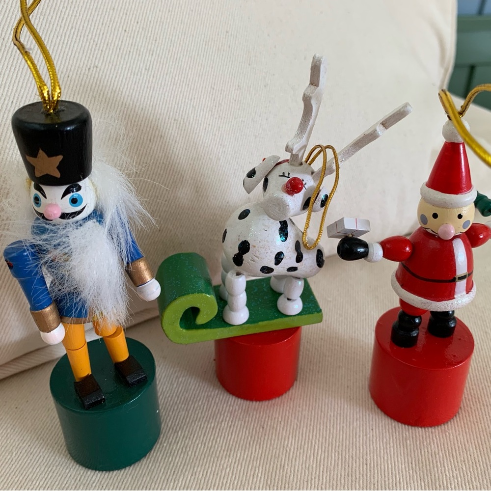 Three Thumb Puppet Christmas Ornaments